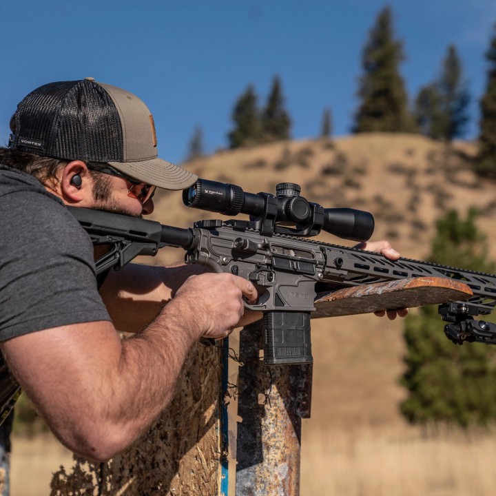 Luneta celownicza Vortex Strike Eagle 3-18x44 FFP 34 mm AO EBR-7C MOA/MRAD-13 1695  | 54484