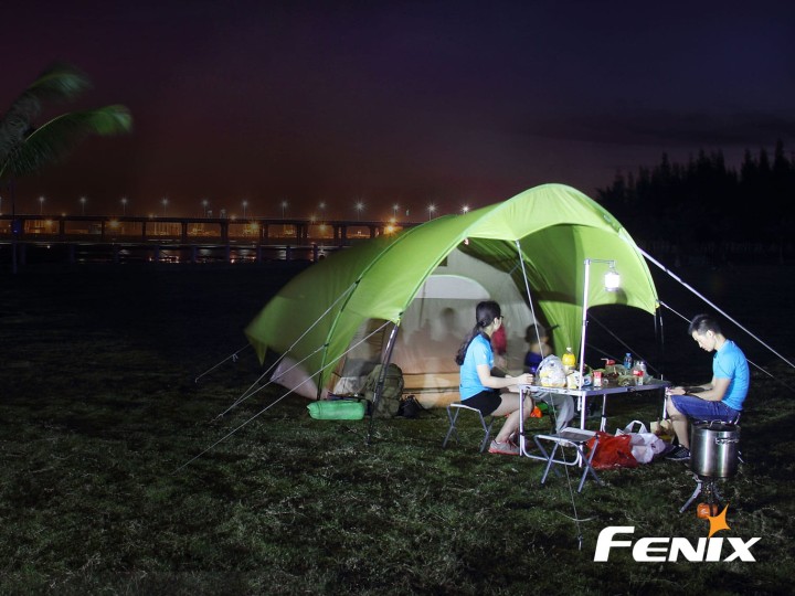 Lampa kempingowa Fenix CL30R-5 208