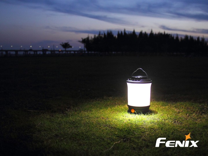 Lampa kempingowa Fenix CL30R-6 208