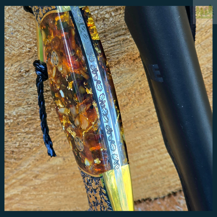 Rękojeść HI4 – luksusowe złoto i bursztyn w żywicy, ergonomiczna i odporna na wilgoć z grawerunkiem