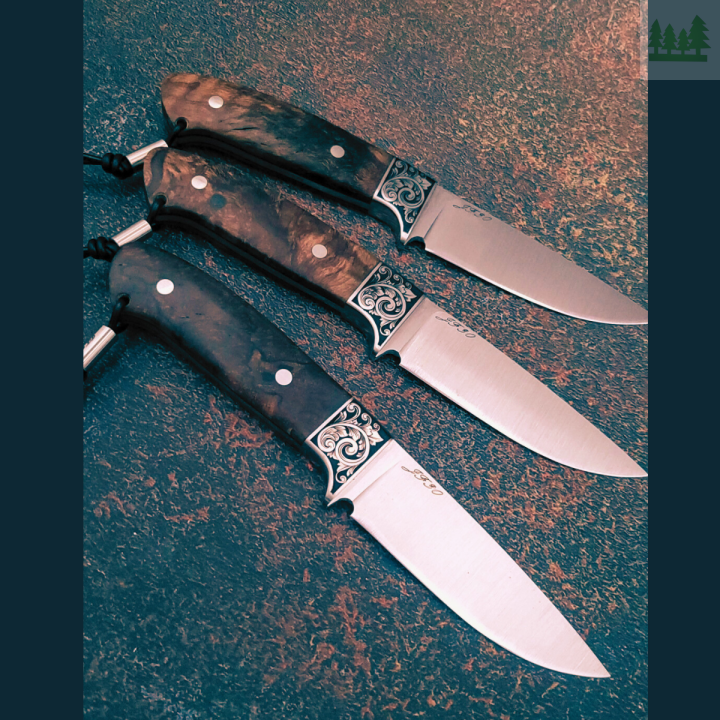 Zestaw noży Falke JF30 – trzy ręcznie robione noże myśliwskie ze stali N690 61 HRC, rękojeści olcha + G10, bolstery nierdzewne arabeska, różne ujęcia detali