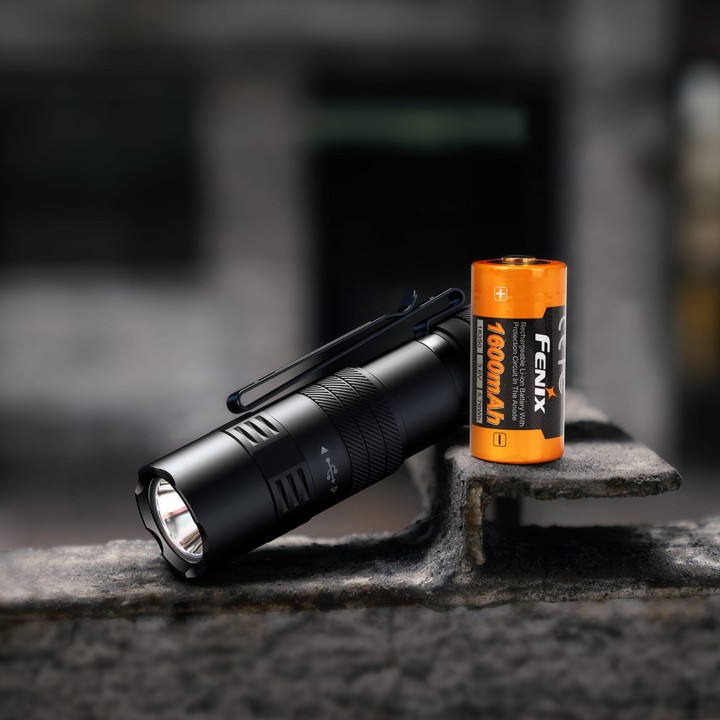 Latarka taktyczna LED Fenix PD26R ACE-6 3512 