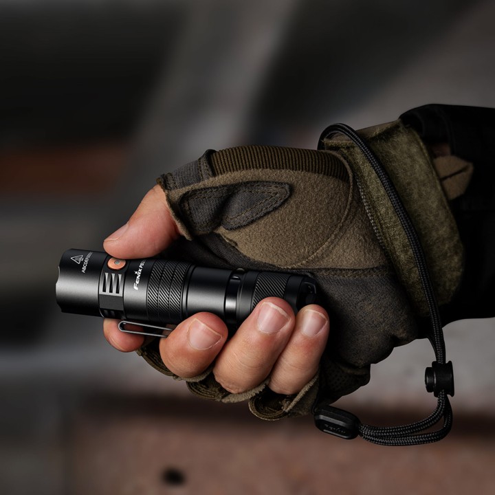 Latarka taktyczna LED Fenix PD26R ACE-7 3512 