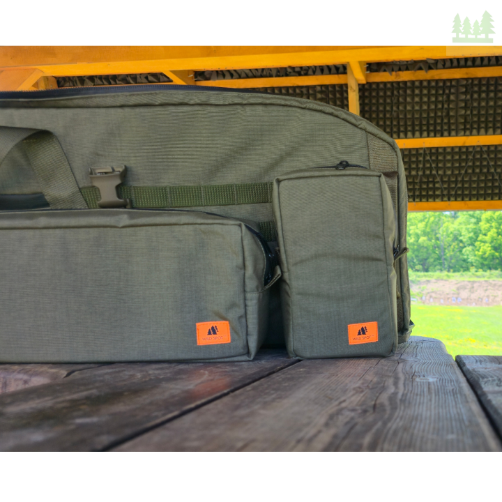 Detale jakości: Oryginalna Cordura® (Niemcy) i polskie taśmy poliamidowe. Solidne szycie pokrowca myśliwskiego WildSpot.