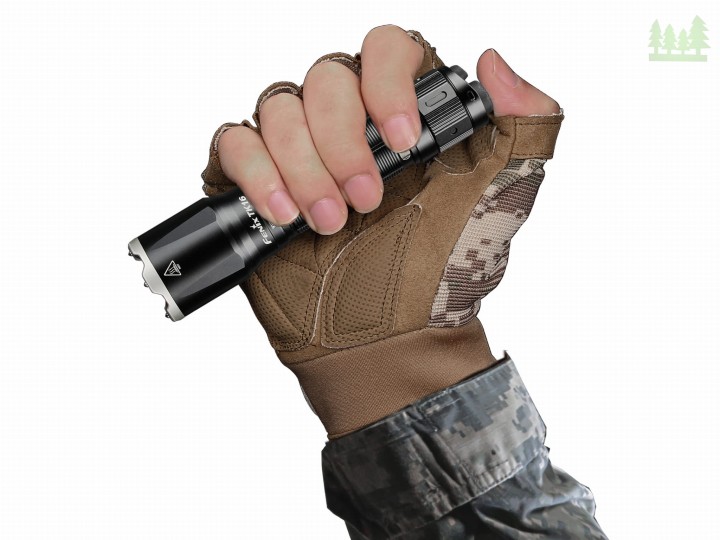 Latarka taktyczna LED Fenix TK16 V2.0 czarna-4 111