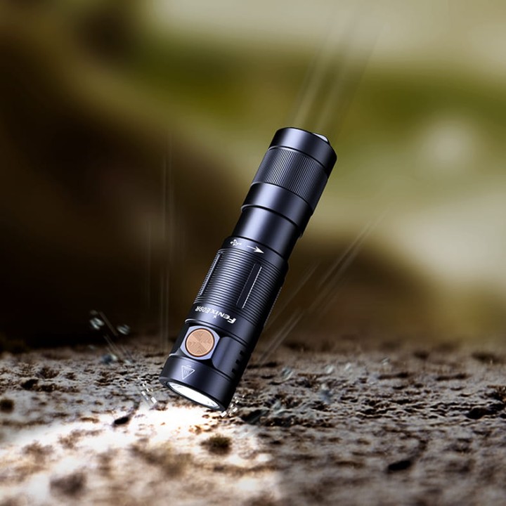 Latarka LED Fenix E09R-6 119