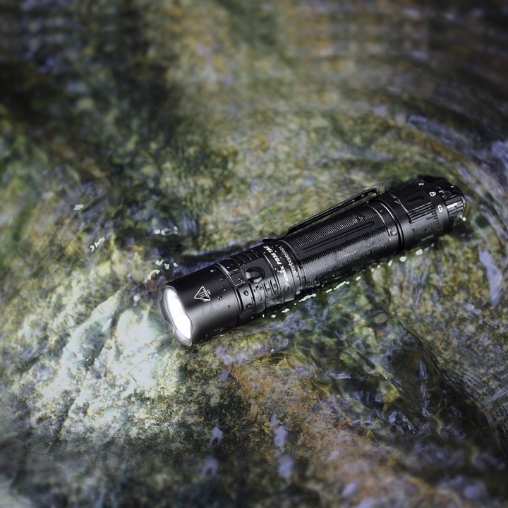 Latarka taktyczna LED Fenix PD36 Tac-6 120