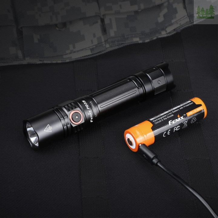 Latarka taktyczna LED Fenix PD35 V3.0 czarna-6 123