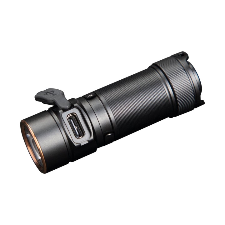 Latarka LED Fenix E18R V2.0-2 134